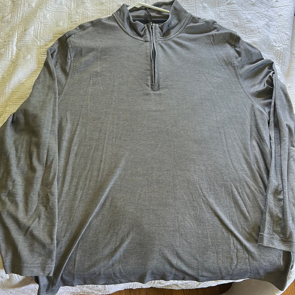 Light pull over sweatshirt. Tasso Elba XL
